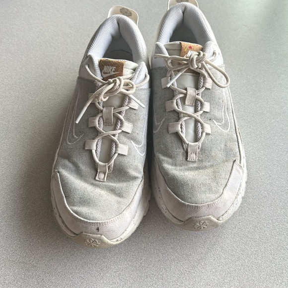 Nikes - Picture 2 of 4